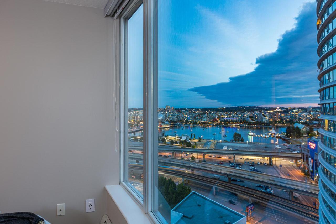 Condo In Downtown Vancouver - Near Rogers Arena Exterior photo